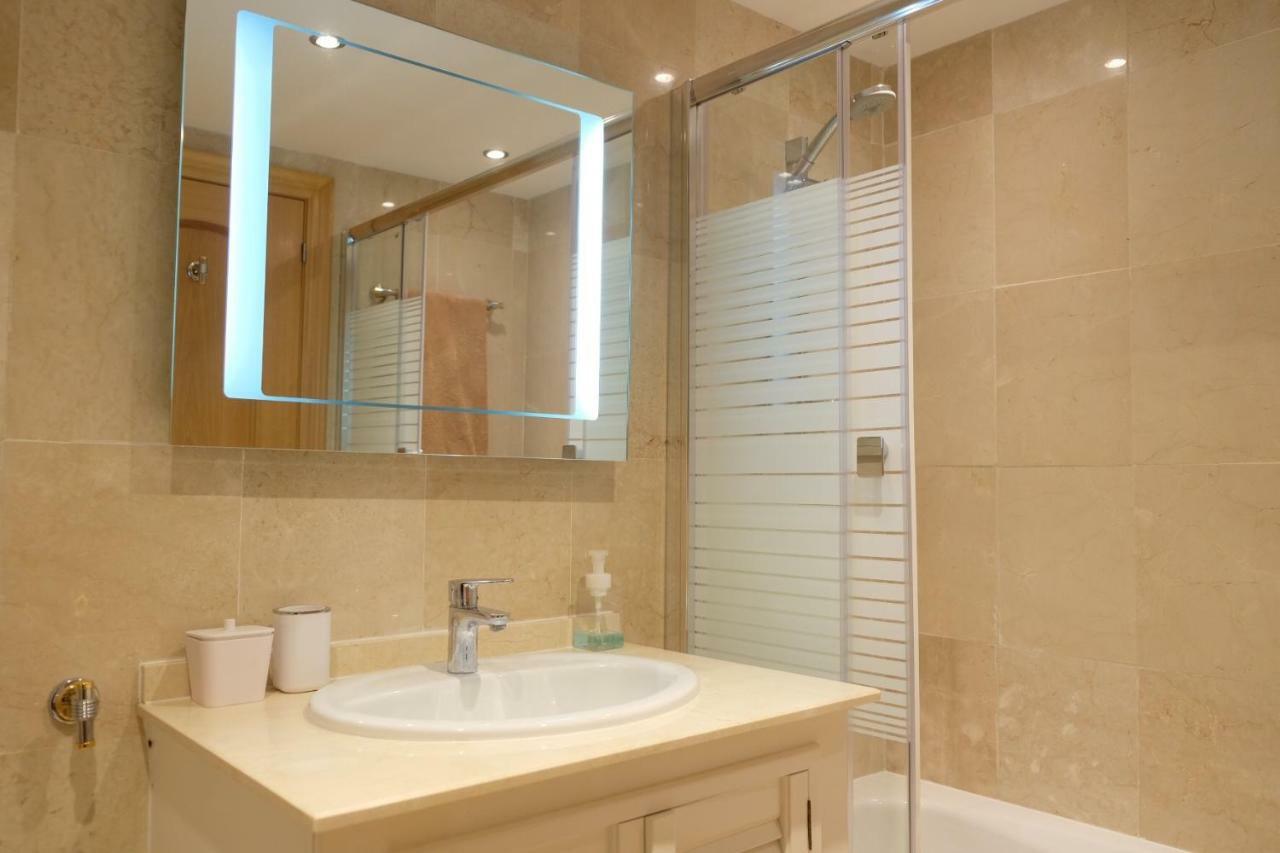 Luxury Modern Apartment With Terrace, Pool And Garage! Марбелья Экстерьер фото